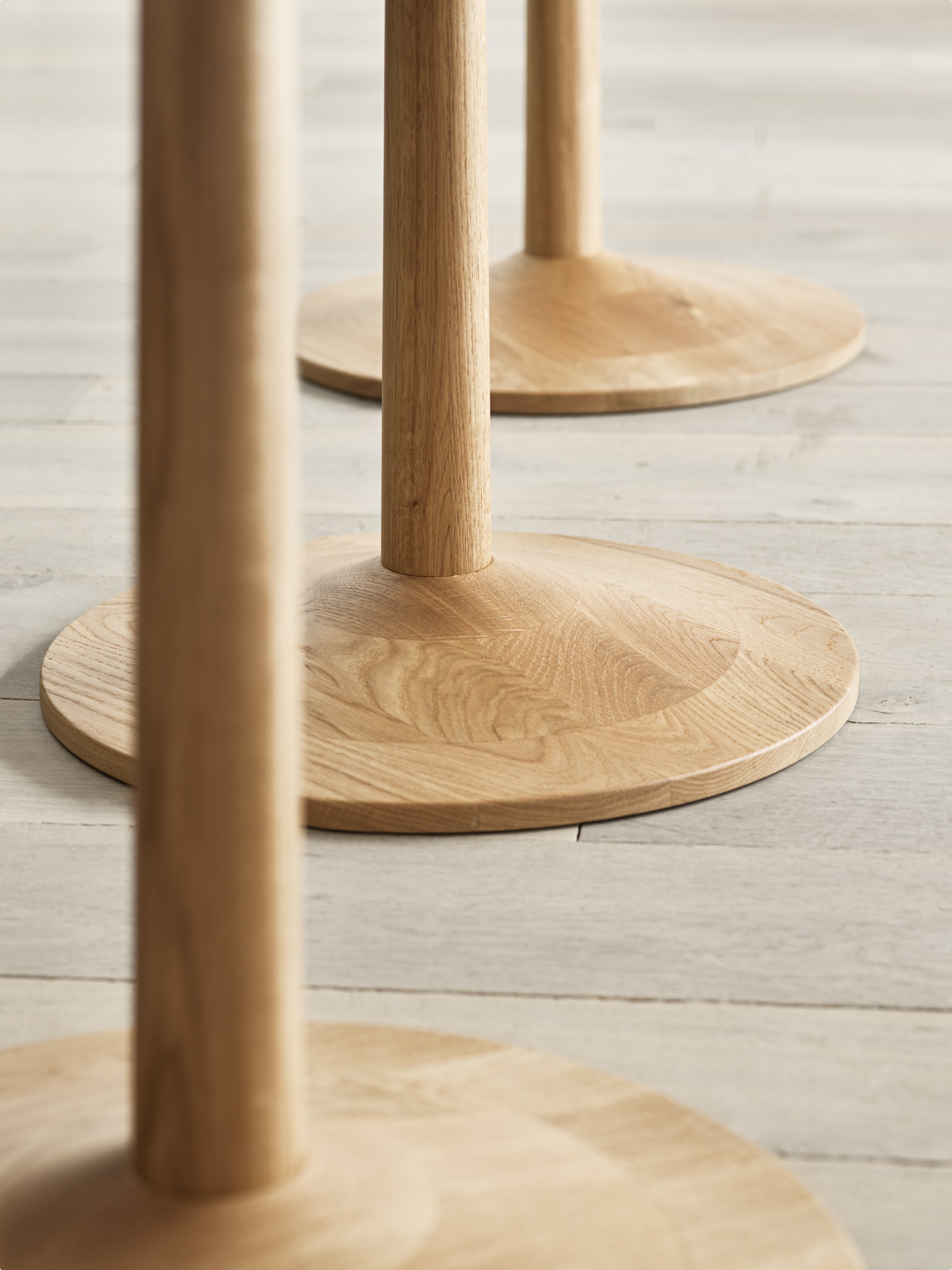 Pedestal Table